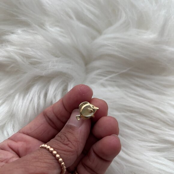 Na Hoku Single 14K Yellow Gold Fish Stud Earring With Pearl INLAY. - Picture 4 of 4